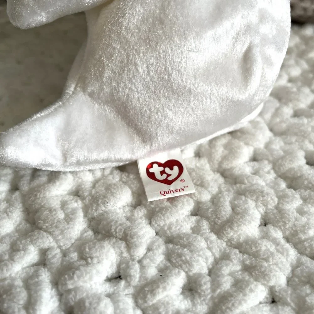 TY Beanie Baby QUIVERS Bear Ghost (6.5